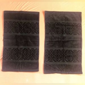 Set of 2 Regency by Beverly Glen Black Damask Hand Towels
